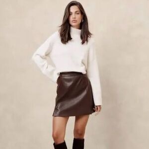 NWT Banana Republic Vegan Leather Slit Mini Skirt in Dark Oak Size: 6